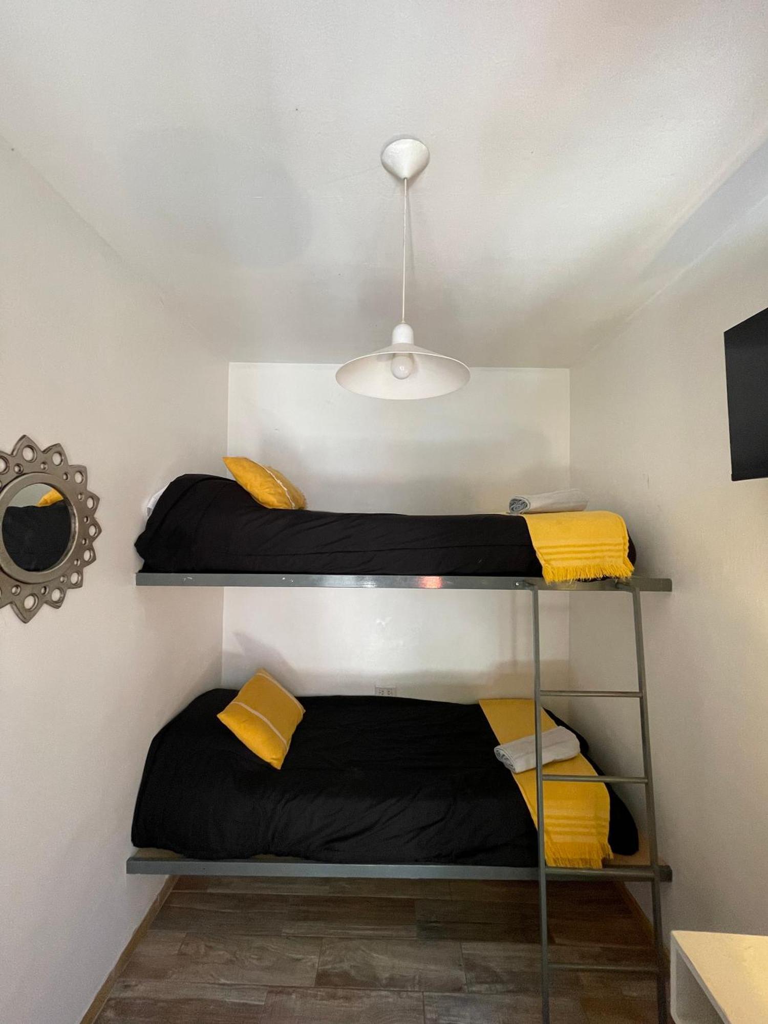 מנדוזה Mora Hostel מראה חיצוני תמונה